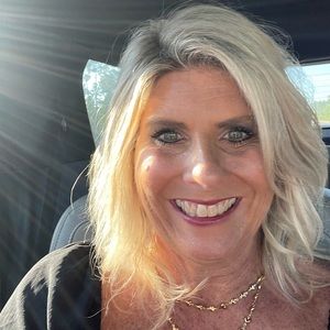 Meet your Posher, Connie